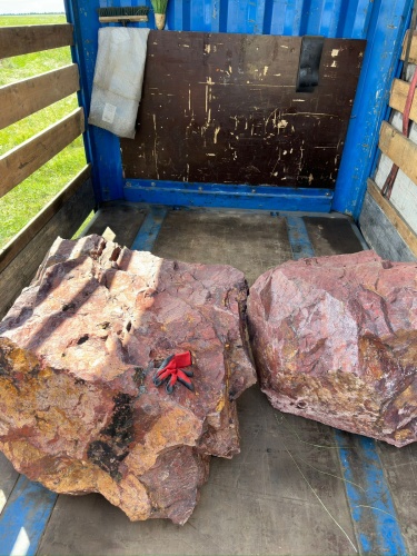 Ландшафтные глыбы красно-фиолетовые 200-1000 килограмм купить в Смоленске