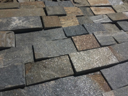 Плитка пилёная златолит Уральский для цоколя, отмостки купить в Смоленске