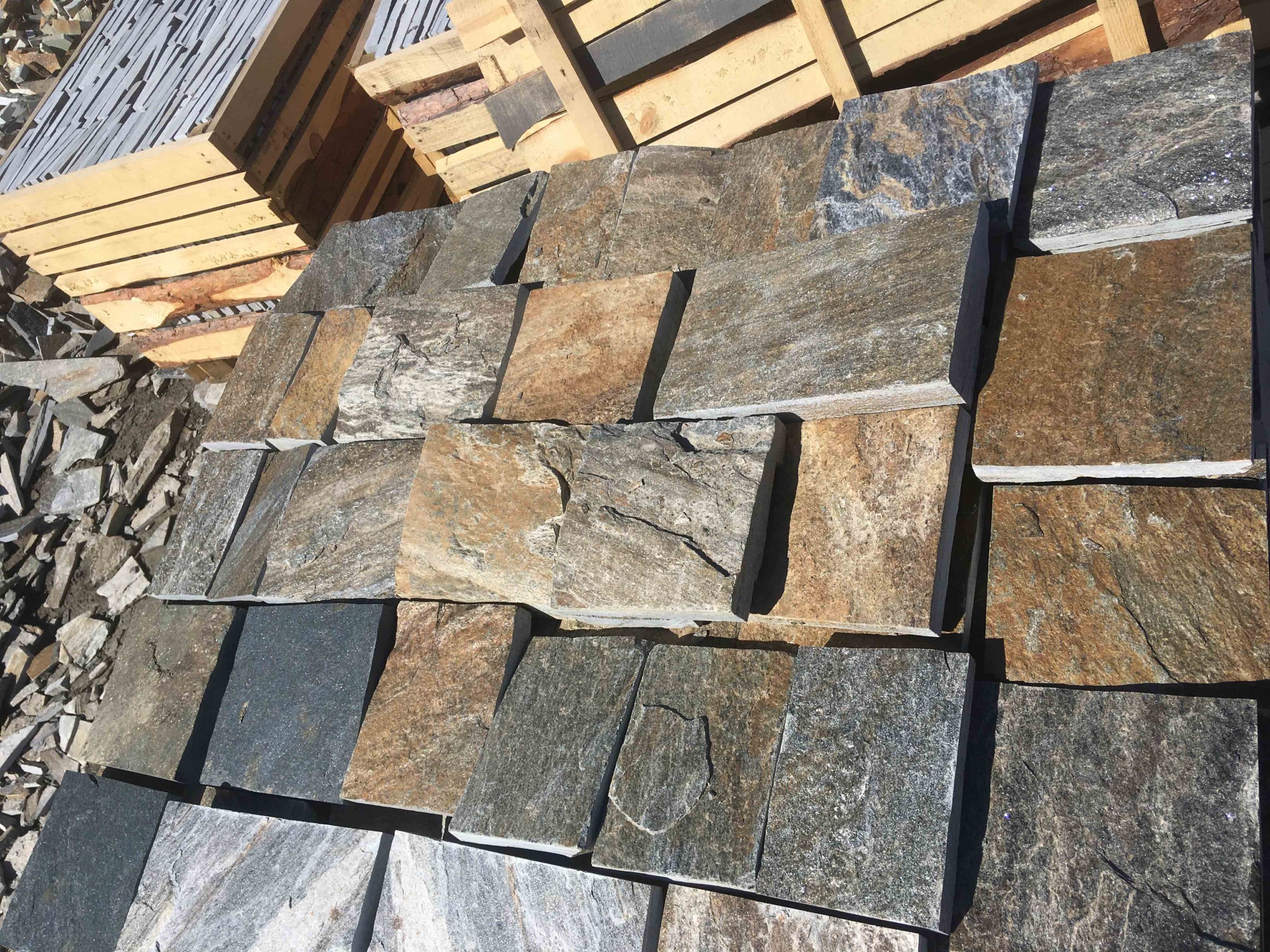 Плитка пилёная златолит Уральский для фасада купить в Смоленске