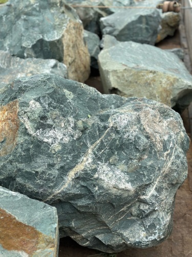 Камни для ландшафтного дизайна зелёные 10-60 килограмм купить в Смоленске