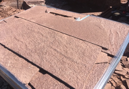 Плитняк лемезит бордовый для облицовки цоколя 20-25 мм  купить в Смоленске