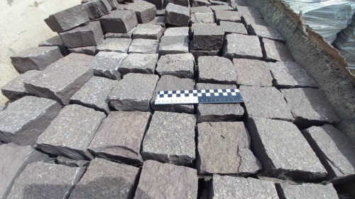 Лемезит колотая брусчатка 10 * 10 см. для парковки купить в Смоленске