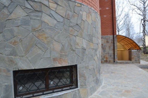 Плитняк златолит Уральский для цоколя, отмостки купить в Смоленске